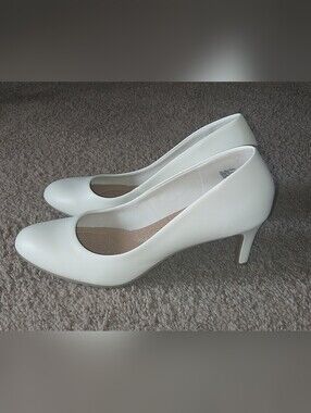 Dexflex Comfort Women's Parigi Pumps Almond White Round Toe Size 8